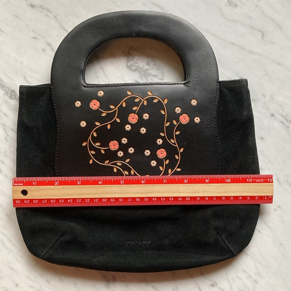Vintage DKNY Black Suede Purse With Embossed Floral Handles - Picture 11 of 12